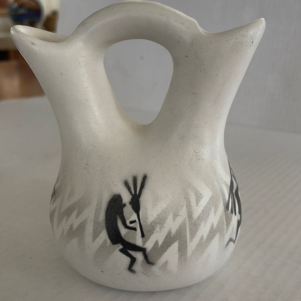 Native American Pottery Navajo Wedding vase signed